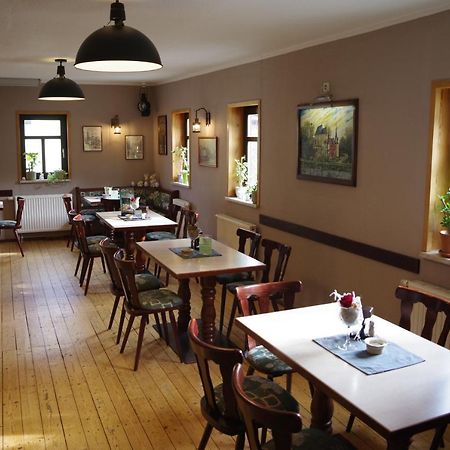 Wirtschaft & Pension Zum Huthaus Шнееберг Екстериор снимка
