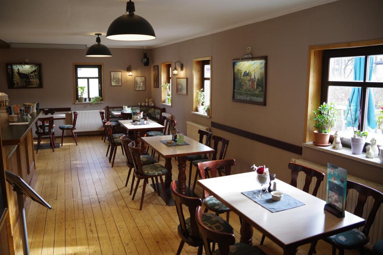 Wirtschaft & Pension Zum Huthaus Шнееберг Екстериор снимка