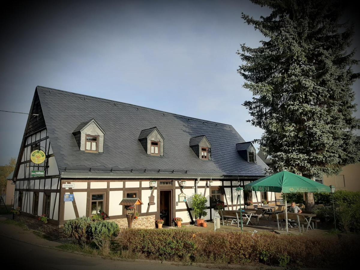Wirtschaft & Pension Zum Huthaus Шнееберг Екстериор снимка
