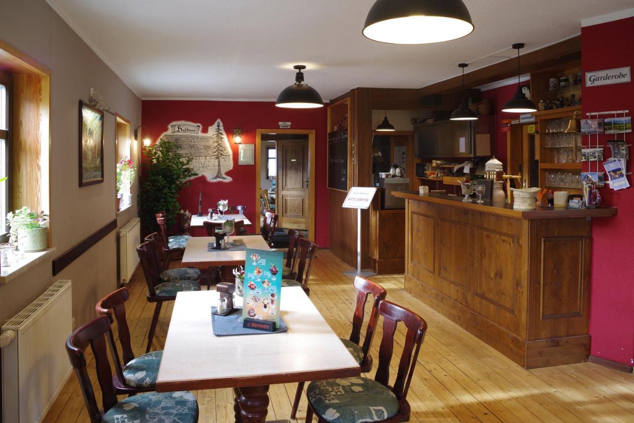 Wirtschaft & Pension Zum Huthaus Шнееберг Екстериор снимка