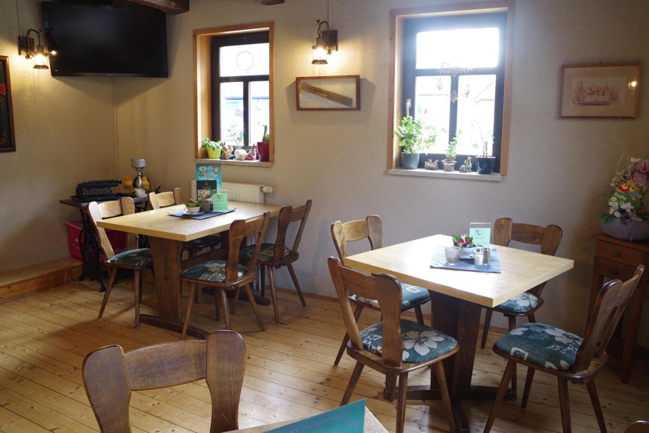 Wirtschaft & Pension Zum Huthaus Шнееберг Екстериор снимка