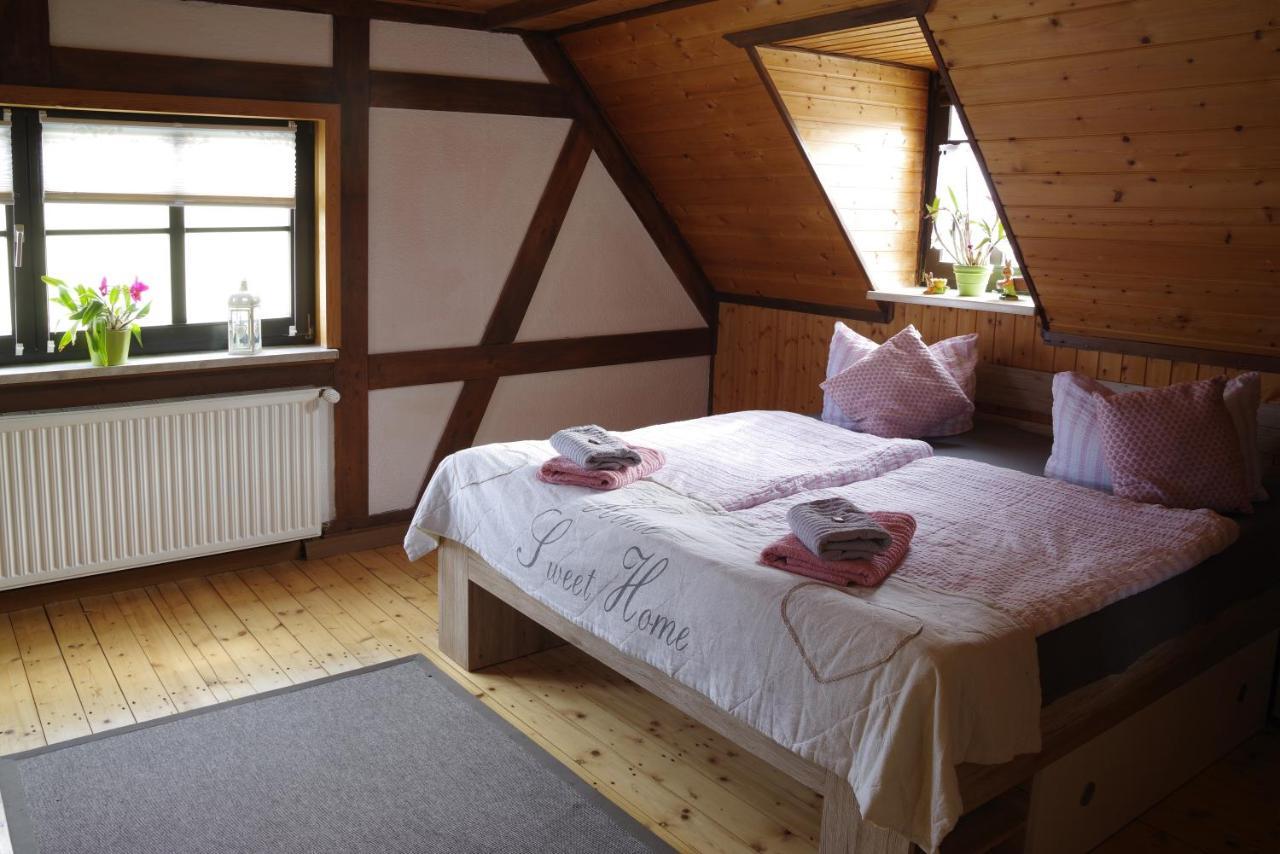 Wirtschaft & Pension Zum Huthaus Шнееберг Екстериор снимка