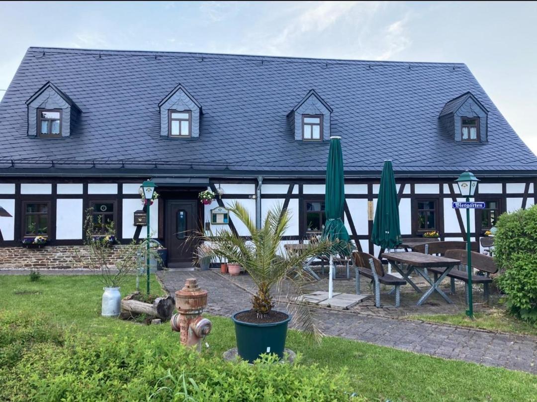 Wirtschaft & Pension Zum Huthaus Шнееберг Екстериор снимка