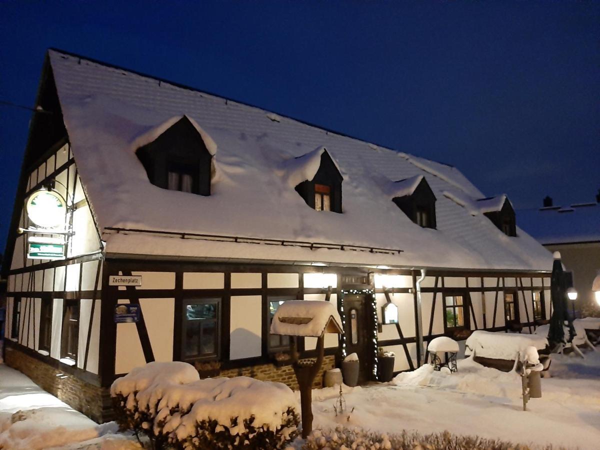 Wirtschaft & Pension Zum Huthaus Шнееберг Екстериор снимка