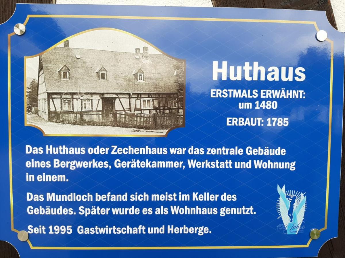 Wirtschaft & Pension Zum Huthaus Шнееберг Екстериор снимка